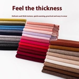 Sciarpa di Lusso in Lana <span class=keywords><strong>25</strong></span>: Tinta Unita, Morbida, Traspirante, Elegante, Unisex, Lunga, con Frange, Calda, Accessorio Invernale per Uomini e Donne, Ideale per Coppie - Product Image 4