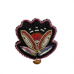 Boucles d'oreilles Miyuki pour femmes, multicolores, faites à la main, style aztèque tribal, perles, plumes, cristaux, style bohème rétro western. - Product Image 1