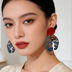 Pendientes Clásicos con Forma de Flor, Chapados en Oro, Joyería para Mujer, para Bodas - Product Image 4