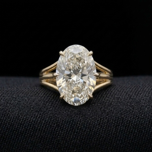 แหวนแต่งงานทองคำแท้ 14K ทรงวงรี ประดับเพชรทรงรี ดีไซน์มินิมอล เงางาม ได้รับการรับรองจาก IGI - Product Image 1