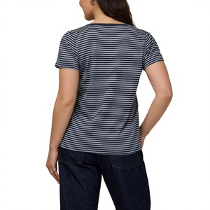 เสื้อยืดผู้หญิงคอวี แขนสั้น ผ้าฝ้าย 95% สแปนเด็กซ์ 5% ใส่สบาย น้ำหนักเบา เหมาะสำหรับฤดูร้อน ลายทาง ทรงปกติ - Product Image 5