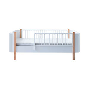 Cuna de Calidad Maravillosa con Patas de Madera Natural que Aportan Paz, Calidez y Elegancia a la Habitación del Bebé, Cama Montessori LILIUM - Product Image 1