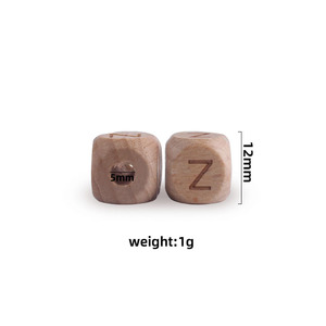 Personnalisé 10mm 12mm Laser Gravé Dés Bois Couleur Hêtre Carré Cube En Bois Anglais Alphabet Lettre Perles avec Trou - Product Image 5