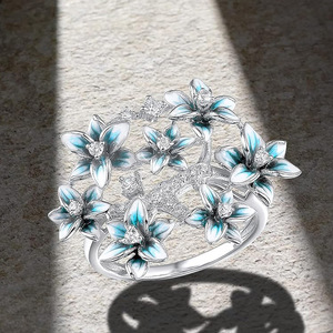 Anello Orchidea Smaltato da Donna, Gioiello da Dito alla Moda Stile Giardino Dolce - Product Image 5