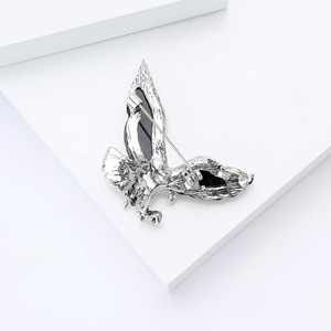 Novo Broche de Águia em Liga Criativo e Personalizado para Homens e Mulheres, Joia de Luxo Leve de Alta Qualidade para Presentes em Banquetes - Product Image 4