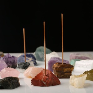 Vente en gros de tourmaline œil-de-tigre jaune naturelle, opale blanche, améthyste violette, fluorite verte Tianhe, prase et plugs en cristal. - Product Image 3