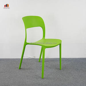 Chaise en plastique économique pour la maison et l'extérieur, de bonne qualité, design simple, confortable pour la terrasse, le jardin, la salle à manger - Product Image 4