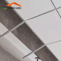 Système de suspension de plafond en acier galvanisé moderne, cadre en T robuste, barre en T porteuse de charge, plafond suspendu léger, ajustement parfait