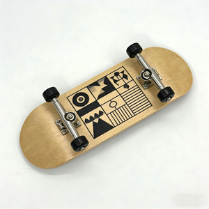 แผ่นฟิงเกอร์บอร์ดไม้แบบกำหนดเอง OEM 5 ชั้น เมเปิ้ล มินิฟิงเกอร์สเก็ตบอร์ด สำหรับทุกเพศ - Product Image 1