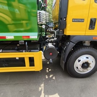 Vente directe d'usine SINOTRUK 4x2 8CBM Camion compacteur de déchets à chargement arrière