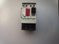 Gv2me16 Tesys Motor Circuit Breaker 9-14a 3p Tombol Tekan 690v Set Lengkap Aksesori Plc Industri: Sensor / Kontaktor /