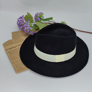 หมวกปีกกว้างสีทึบแนวยุโรปอเมริกันสำหรับผู้หญิงหมวกถักไหมพรมขนแกะสไตล์ยุโรปอเมริกันสำหรับฤดูร้อนใหม่ - Product Image 4