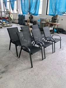 Paquete de 6 Sillas de Comedor Apilables de Acero Negro con Reposabrazos para Patio Trasero, Terraza, Jardín - Product Image 4