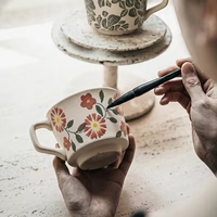 Mug en céramique personnalisé 14 oz 18 oz grande capacité fait main peint à la main motif floral botanique pour la maison, cadeau, vente au détail, OEM, vente en gros