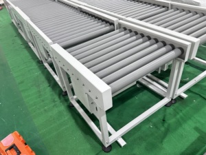 Transportador de correa de rodillos recubierto de poliuretano HDPE primario motorizado BIFA con piñón doble - Product Image 5