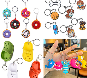 Bán Buôn Thể Thao Ngoài Trời Loạt Bóng Đá Thế Giới Jersey Thân Thiện Với Môi Phim Hoạt Hình Carabiner <span class=keywords><strong>Keychain</strong></span> Bóng Đá PVC Mặt Dây Chuyền Túi Món Quà Nhỏ - Product Image 5