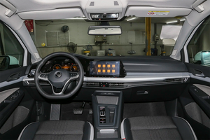 Auto en Oferta 2024, Volkswagen <span class=keywords><strong>Golf</strong></span> 280TSI DSG Pro Premium Usado, Hatchback Compacto de 5 Puertas y 5 Asientos, Auto Usado de Japón - Product Image 3