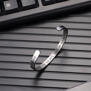 ly Bijoux Un morceau de mon cœur vit dans le ciel bracelets En Gros pour Les Femmes Personnalisé Gravé Mantra Bracelet Manchette - Product Image 2
