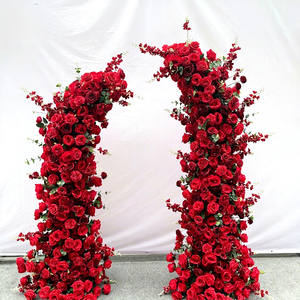 Decoración de Boda y Compromiso, Fondo Floral, Arco de Flores de Rosas Rojas Brillantes - Product Image 1