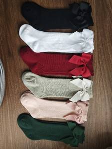 Chaussons longs mignons pour bébés et enfants Chaussettes hautes à nœud Princesse Chaussettes espagnoles de couleur unie avec nœuds - Product Image 3