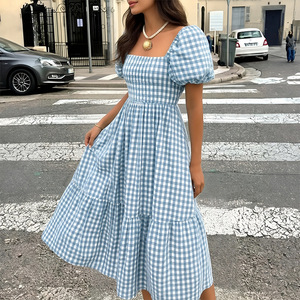 Vestido midi a cuadros gingham para mujer, cuello cuadrado, manga corta abullonada, busto fruncido, vestido de verano fluido con volantes para picnic - Product Image 2