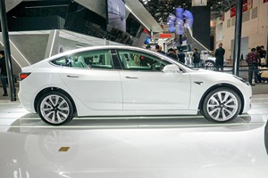 <span class=keywords><strong>รถ</strong></span>ยนต์มือสอง <span class=keywords><strong>Tesla</strong></span> Model S ซีดานหรูหรา <span class=keywords><strong>ขับ</strong></span>เคลื่อนด้วยพลังงานไฟฟ้าล้วน ระยะทางวิ่งไกล มอเตอร์คู่ ระบบ<span class=keywords><strong>ขับ</strong></span>เคลื่อนสี่ล้อแบบอัตโนมัติ ระบบ<span class=keywords><strong>ขับ</strong></span>เคลื่อนอัตโนมัติล้ำสมัย พวงมาลัยซ้าย <span class=keywords><strong>รถ</strong></span>ยนต์อัจฉริยะ - Product Image 4