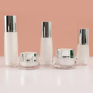 Hoogwaardige En Hoogwaardige Huidverzorgingsproducten Witte Gezichtscrème Cosmetica Acrylflessen