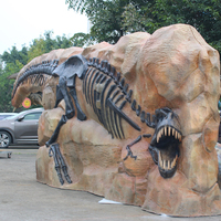 Réplique de squelette de dinosaure T-Rex du musée des dinosaures