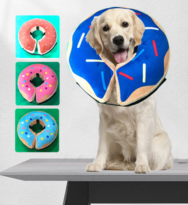 Collar Inflable de PVC para Perros PetFit, para Uso Veterinario, Anti-Lamido, con Diseño Impreso, Protección Postoperatoria - Product Image 1