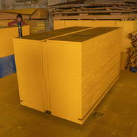 Panneau OSB 3 plis filmé pour coffrage, contreplaqué phénolique 27 mm 500x2500 mm pour la construction de murs et dalles en béton