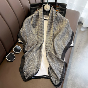 Sciarpa Vintage nera a pois in seta con stampa floreale 90x90cm sciarpa classica quadrata a pois da donna <span class=keywords><strong>elegante</strong></span> avvolgente OEM/ODM - Product Image 4