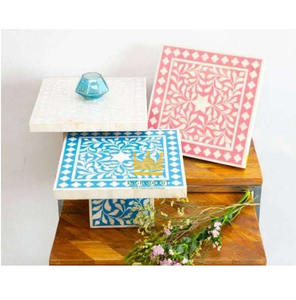 Support à gâteau en os incrusté fait main au Vietnam, design géométrique, motif floral artistique, passe au lave-vaisselle et au micro-ondes, pour la maison et les restaurants - Product Image 6