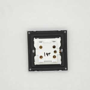 İngiltere AB Standart Kavisli Panel Ultra İnce PC 1'li Çift Kutuplu 3 Yollu Anahtarlı Güçlü Duvar Lambası Kırmızı Göstergeli 4 Yollu - Product Image 2