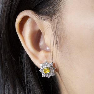 Boucles d'oreilles Messi Jewelry MSE-954 en or blanc 9 carats avec diamants jaunes taille coussin pour femmes - Product Image 4
