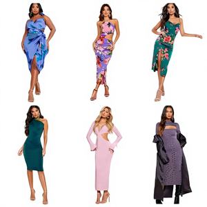 Vêtements pour femmes en gros, assortiment de robes, hauts, pantalons et jupes d'occasion, marques variées, polyester/coton, modèle QZ-076 - Product Image 1