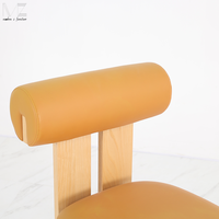 Chaise de Salle à Manger en Bois Massif Rembourrée en Cuir de Luxe, Design Nordique Wabi Sabi Personnalisé, pour Hôtels et Restaurants (Vente en Gros)