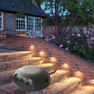 Éclairage de marche à LED en aluminium monté en Surface, éclairage de pied d'angle avec applique murale intégrée étanche - Product Image 1