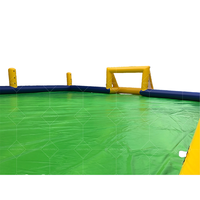 Terrain de football géant à eau bon marché Terrain de football gonflable amusant et ludique et château savonneux Aire de jeux de qualité