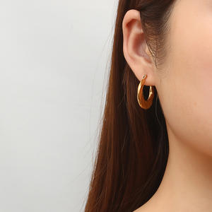 Pendientes de aro retorcidos Vintage para mujer, aretes de círculo grueso geométrico de acero inoxidable chapado en oro - Product Image 4