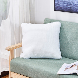 Housse de coussin carrée moderne minimaliste en fausse fourrure couleur unie 45x45cm lavable en machine pour la décoration intérieure - Product Image 1