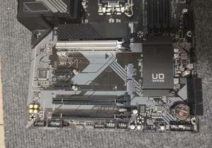 Gigabyte <span class=keywords><strong>Z790</strong></span> <span class=keywords><strong>AORUS</strong></span> <span class=keywords><strong>MASTER</strong></span> LGA 1700 ATX Placa base DDR5 PCIe 5,0 WiFi 6E Intel <span class=keywords><strong>Z790</strong></span> Gaming - Product Image 5