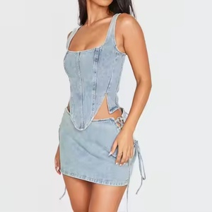 Ensemble deux pièces en jean délavé pour femme : crop top sexy et mini-jupe trapèze – Vente en gros de haute qualité - Product Image 4