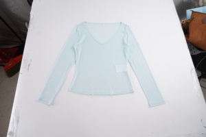 Blusa de punto ligera para mujer, cuello en V, manga larga, ajuste holgado, informal, básica y a la moda, color azul claro - Product Image 6