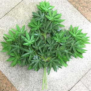 أوراق اصطناعية بألوان مختلفة أوراق قنب اصطناعية أوراق القيقب الاصطناعية - Product Image 5