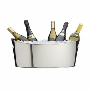 Gran bañera de metal para celebraciones al aire libre y reuniones en el patio trasero llenas de hielo y bebidas frías. - Product Image 1