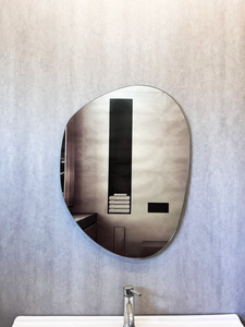 Espejo de Baño Colgante de Estilo Moderno Personalizado, Diseño Irregular, Vidrio Liso de 5 mm de Grosor, W60*h80cm, Ecológico para Uso en Pared - Product Image 2