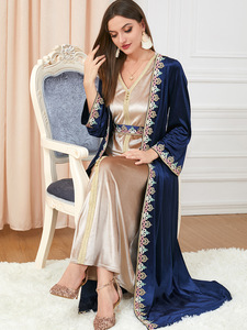 SIPO 2023การออกแบบใหม่ EID กำมะหยี่สีทองลูกเรือคอผ้างดงามเปิด Abaya ชุดผู้หญิงมุสลิม - Product Image 4