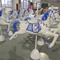 Sculpture de carrousel artificiel en fibre de verre pour cirque personnalisé visuel Décoration de centre commercial Décoration de fenêtre Carrousel décoratif Sculptures de chevaux