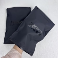 Sacs à fermeture éclair noir mat fermeture éclair emballage en plastique givré fermeture éclair sac d'emballage de vêtement pour vêtements