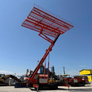 Plataforma de Trabajo Aérea Todoterreno con Chasis de Orugas y Elevación Inversa para Estructuras de Acero - Product Image 2